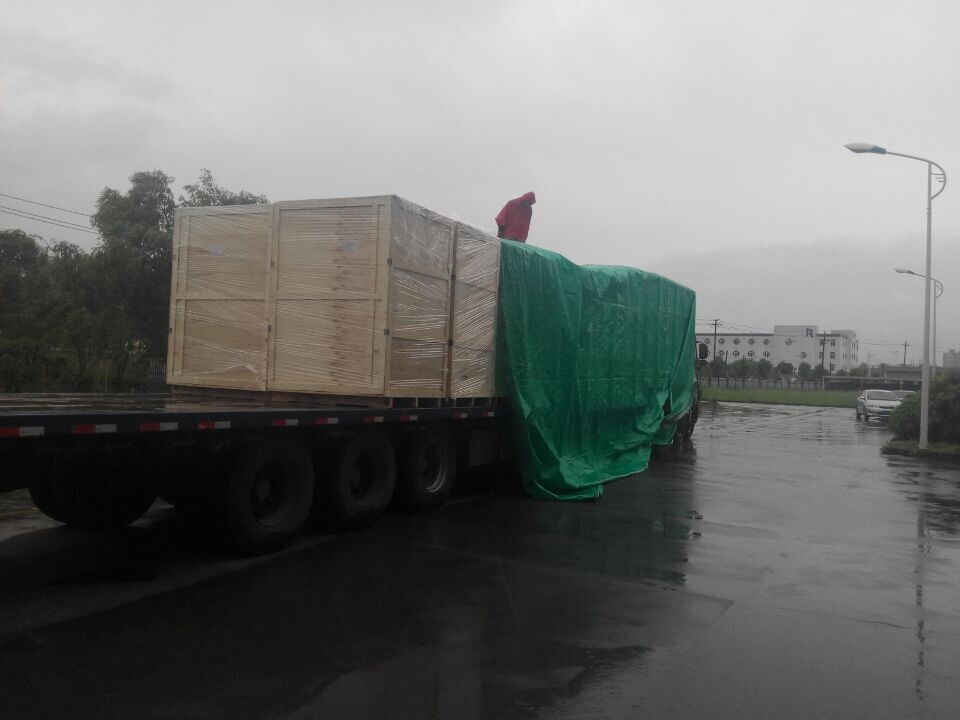 2017年6月北京創(chuàng)聯(lián)匯通電氣-雨中發(fā)貨現(xiàn)場,一直以顧客服務為較好